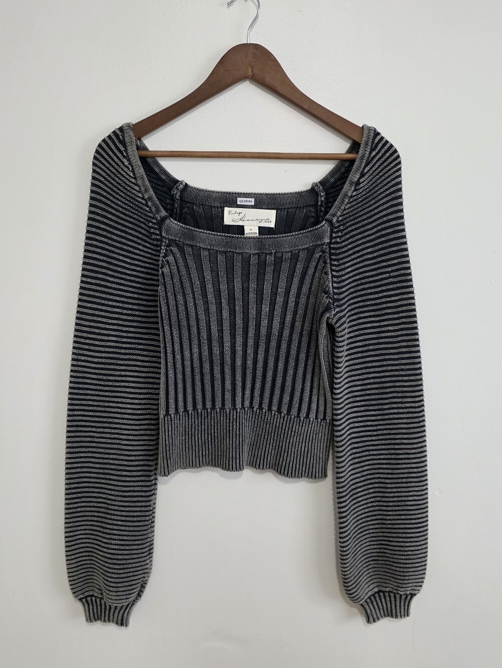 Vintage Havana charcoal grey Distressed knit Sweater, Square neckline LARGE
